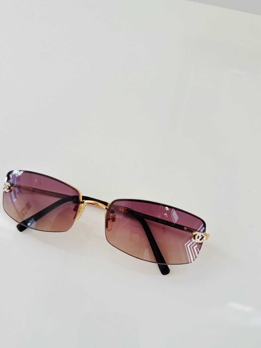 Extremely RARE 🍒 Chanel Vintage Gold crystal Swarovski rimless sunglasses - Picture 7 of 9